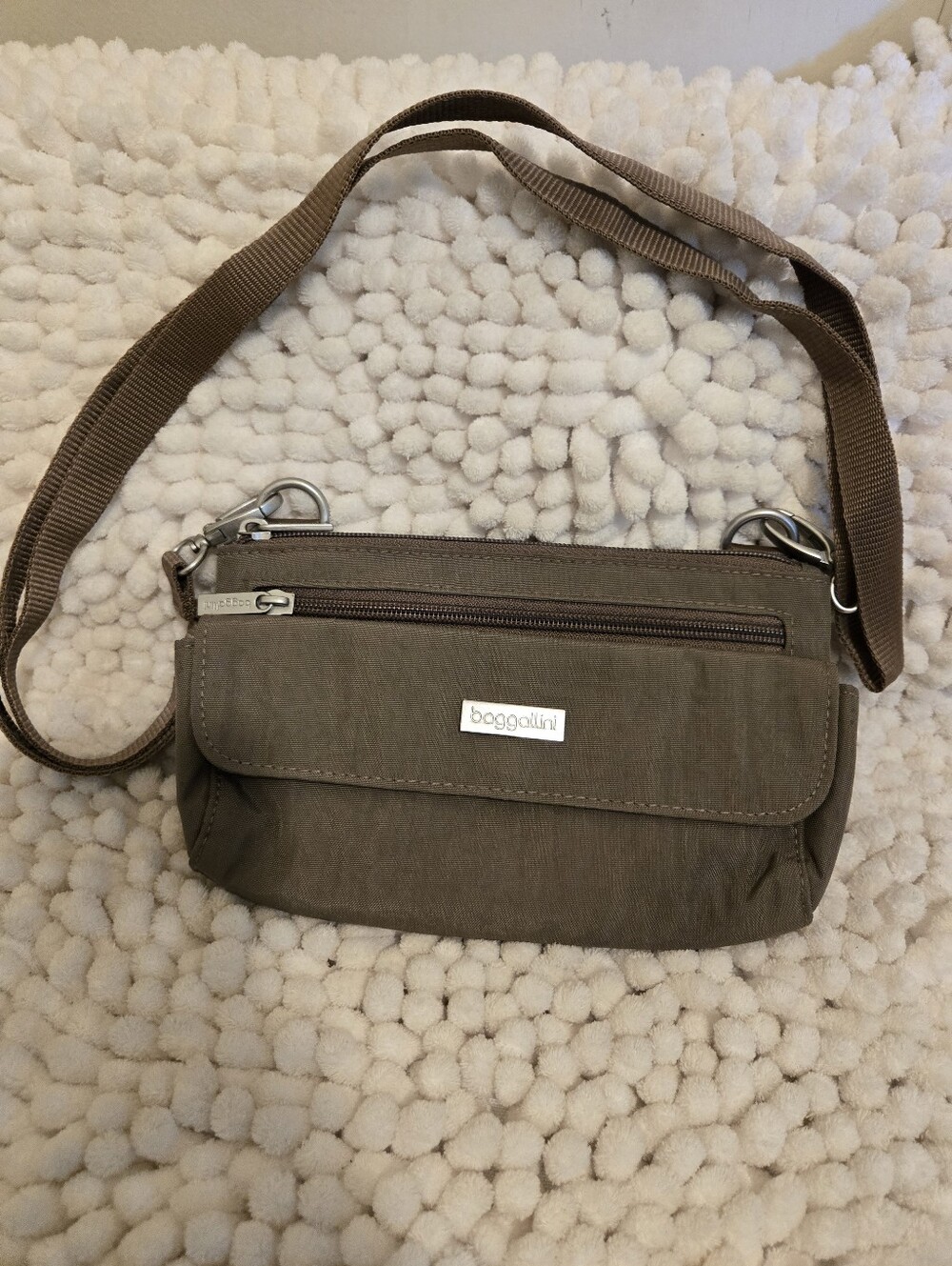 Small Baggallini Taupe Convertible Crossbody Bag